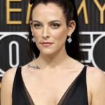 the-return-of-goth-glam-standout-makeup-looks-from-the-2024-emmys-1