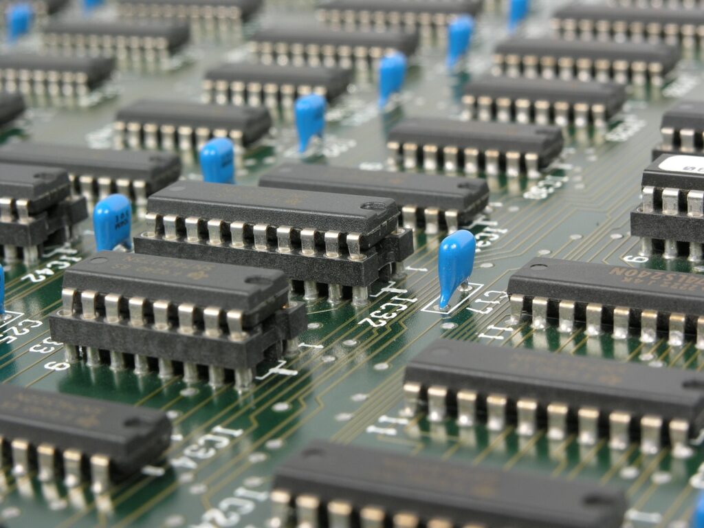 Understanding the Distinctions: CPUs, TPUs, and GPUs