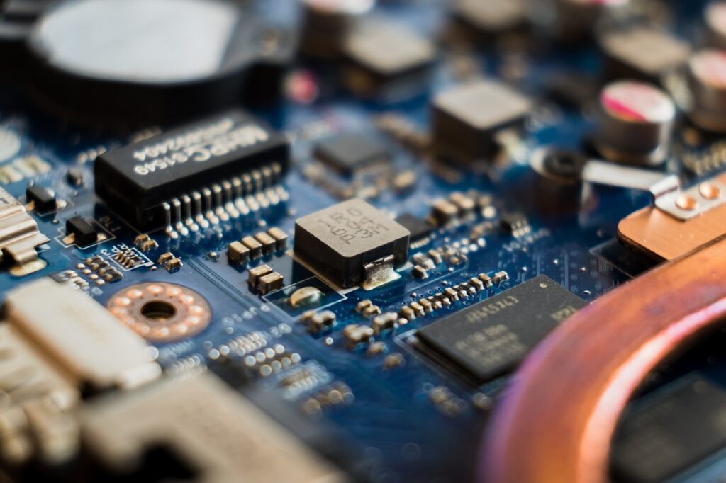 Understanding the Distinctions: CPUs, TPUs, and GPUs